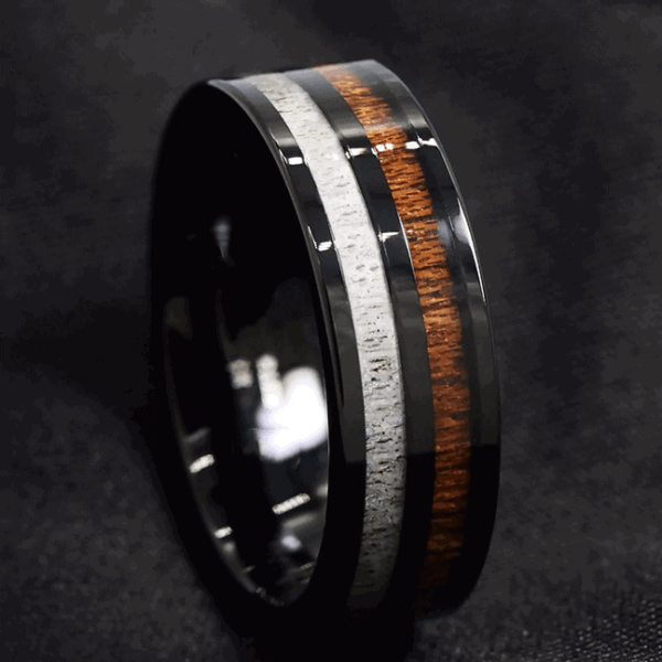 Buck Black ring with antler and wood inlay made from tungsten in all sizes